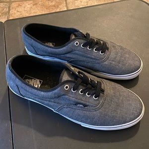 Vans gray low top skate shoes/sneakers